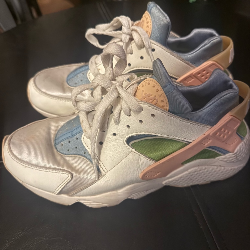 Women’s Nike Huaraches